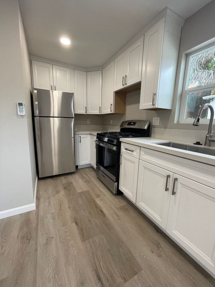 4609 Lotus St - Photo 3 of 7