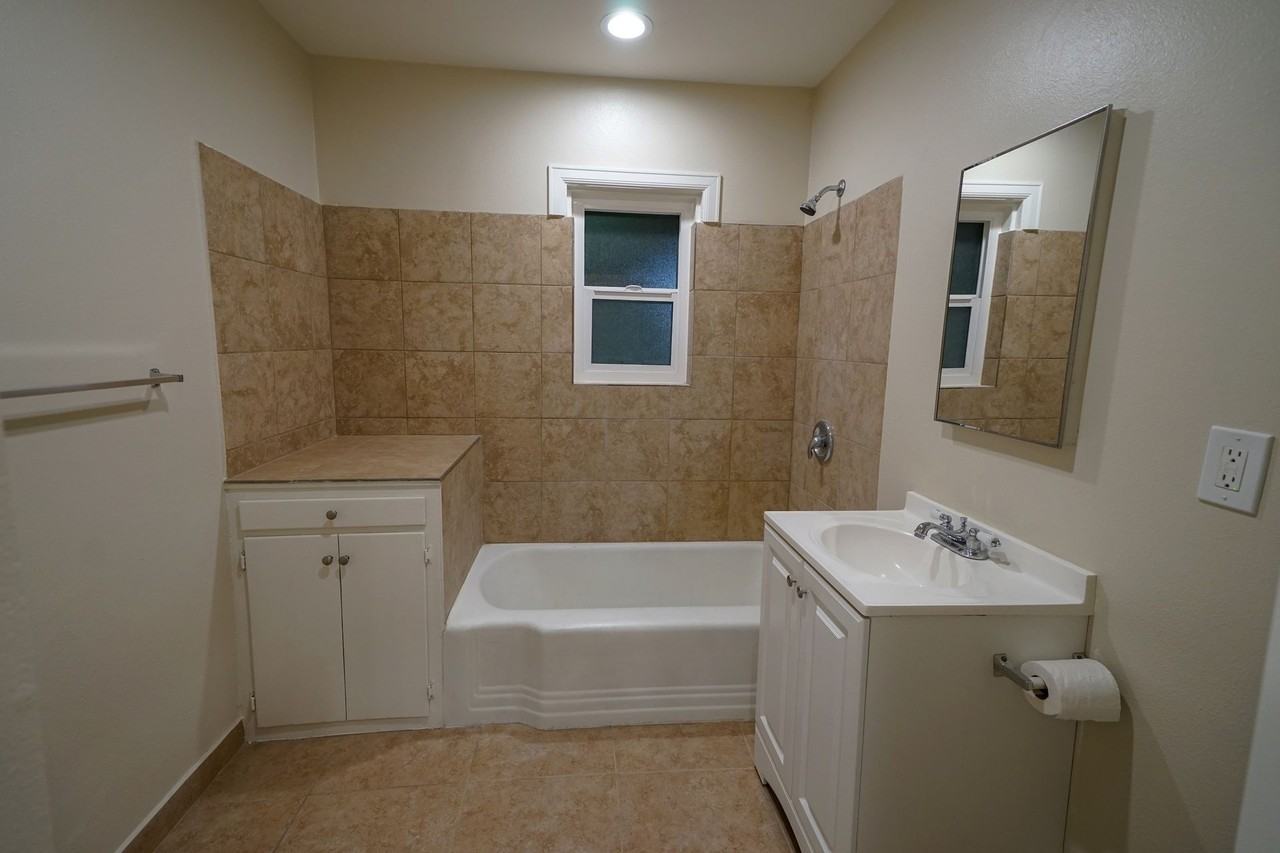 Mission Inn Residence - Photo 5 of 23