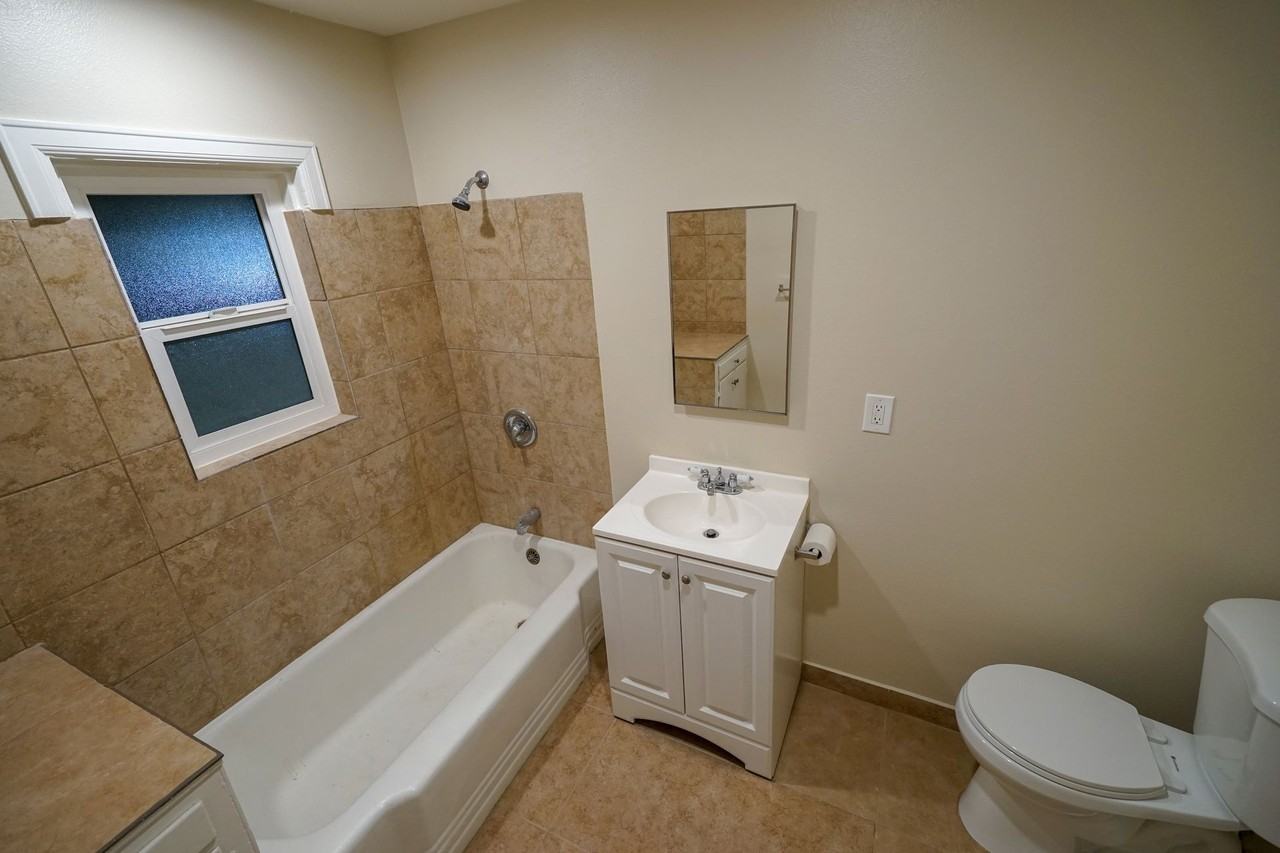 Mission Inn Residence - Photo 6 of 23