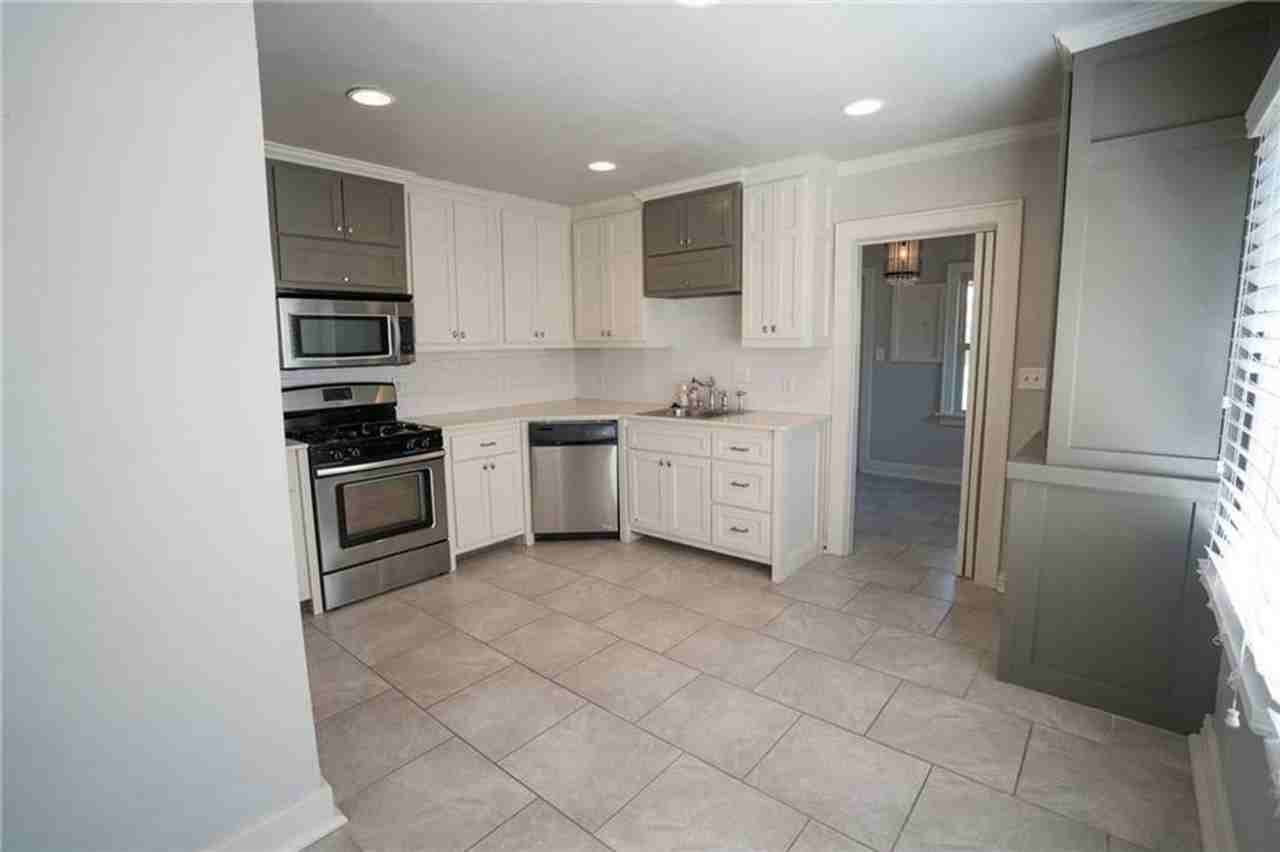 2730 Nw 22nd St - Photo 4 of 19