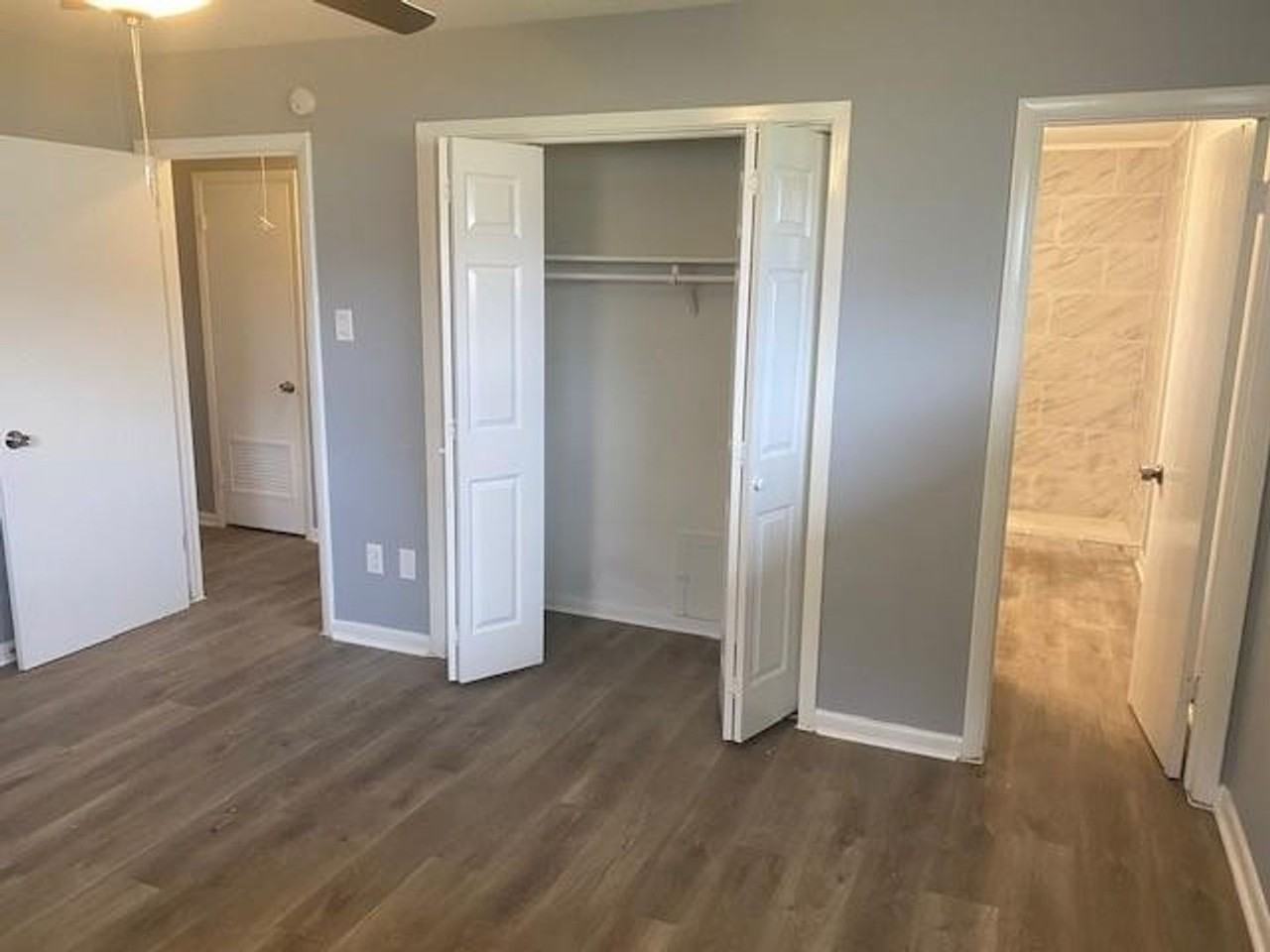 1102 Avenue C - Photo 6 of 7