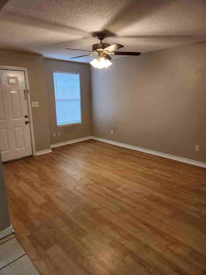 2 Bed/ 2 Bath Duplex in Nash - Photo 3 of 5