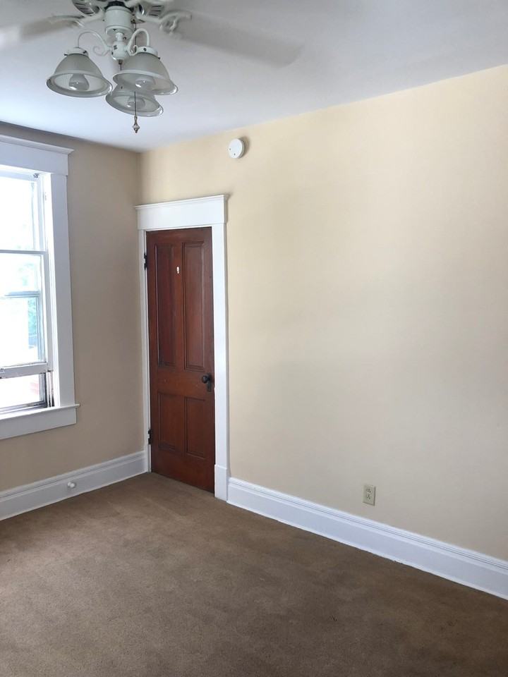 1209 Elizabeth St - Photo 2 of 4