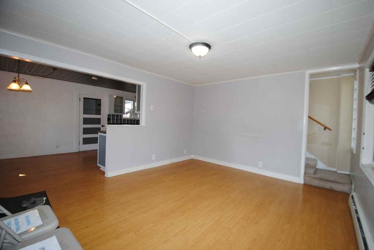 1506 3rd Ave - Photo 4 of 20
