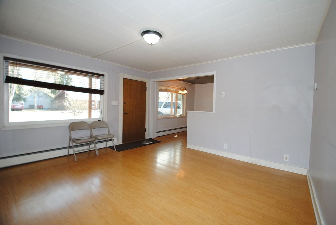 1506 3rd Ave - Photo 5 of 20