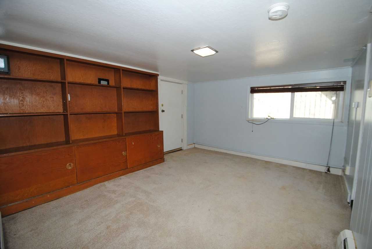 1506 3rd Ave - Photo 6 of 20