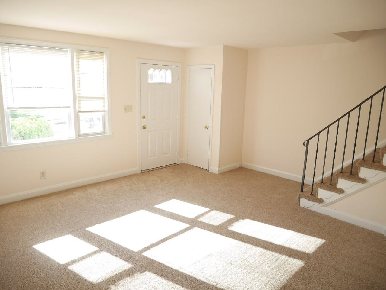 3614 Bellevale Ave - Photo 2 of 14