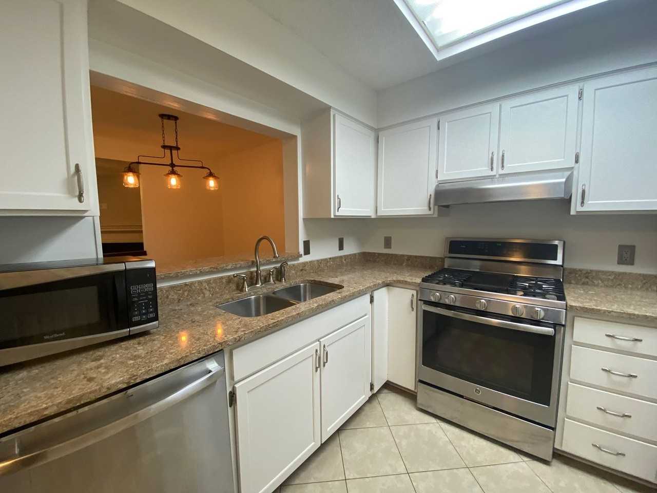 1730 Beechwood Cir N - Photo 5 of 22