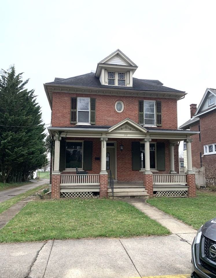 218 N Prince St - Photo 2 of 50
