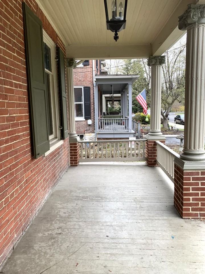 218 N Prince St - Photo 4 of 50