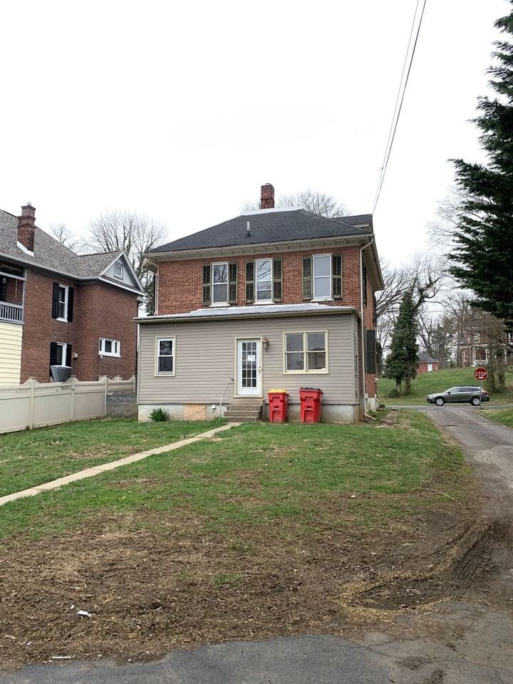 218 N Prince St - Photo 6 of 50