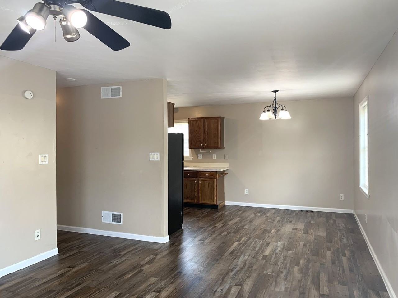 627 Harrison Dr - Photo 3 of 44