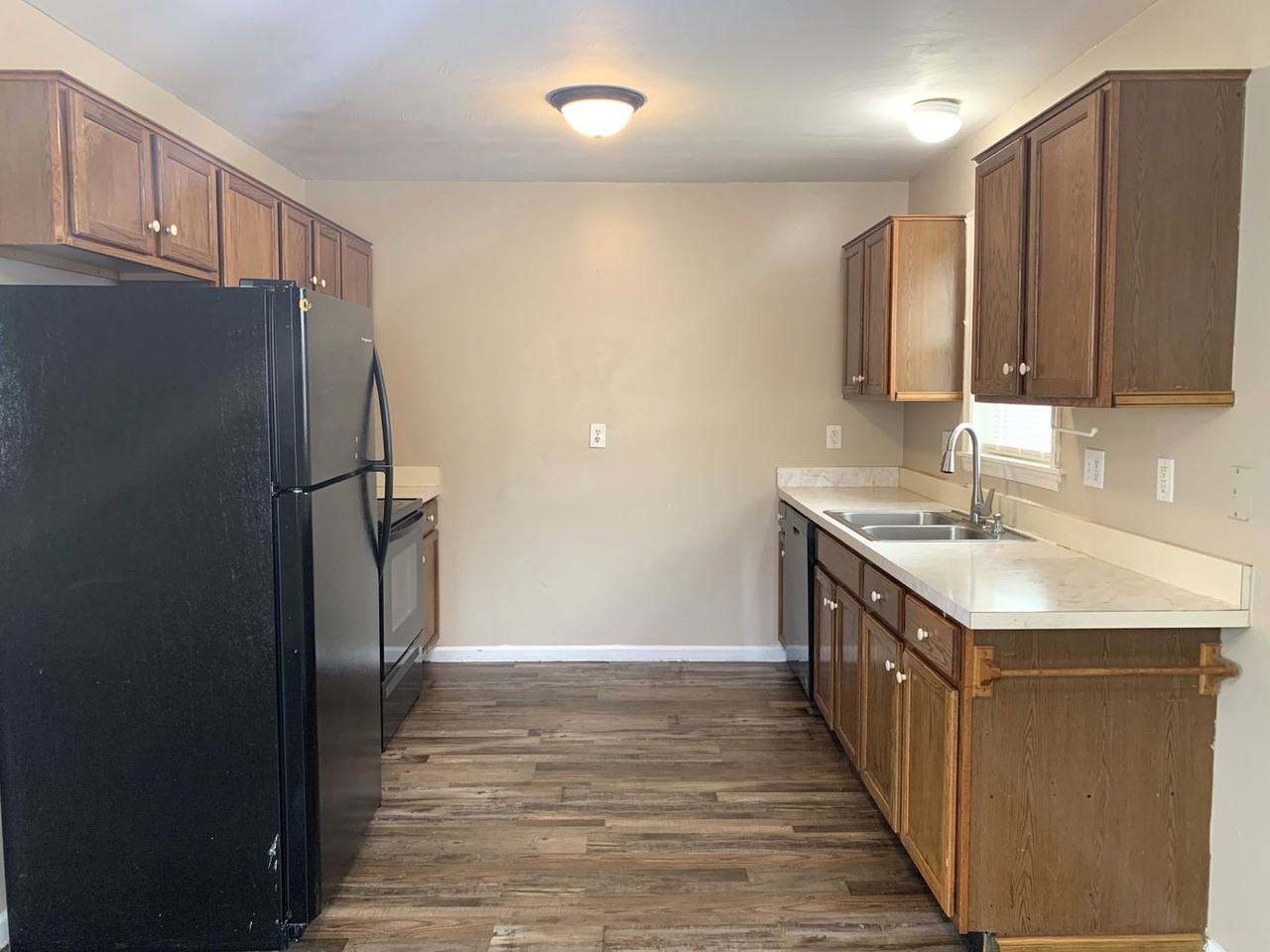 627 Harrison Dr - Photo 5 of 44