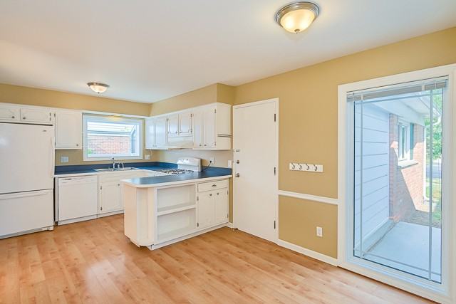 2687 Georgetown Blvd - Photo 3 of 27