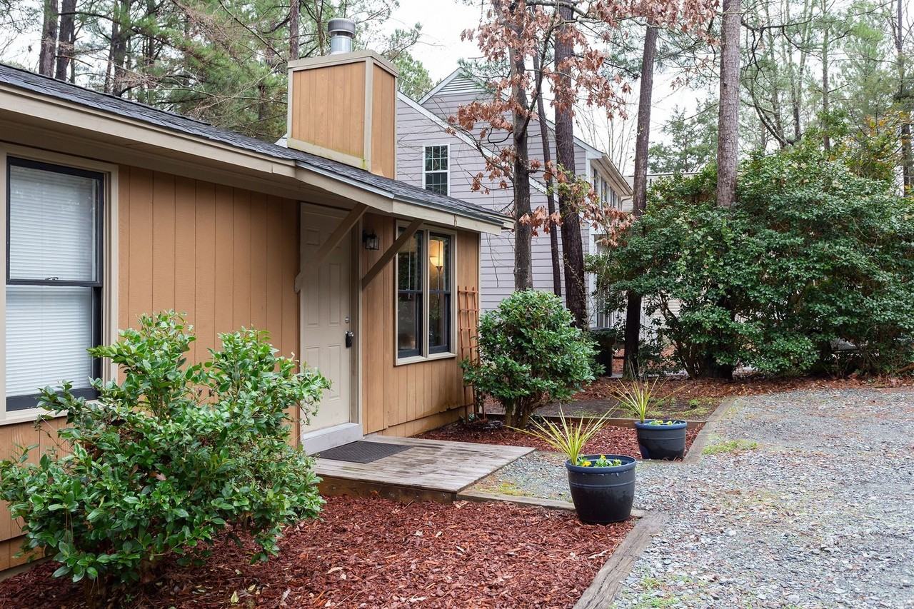 129 Forsyth Dr - Photo 2 of 19