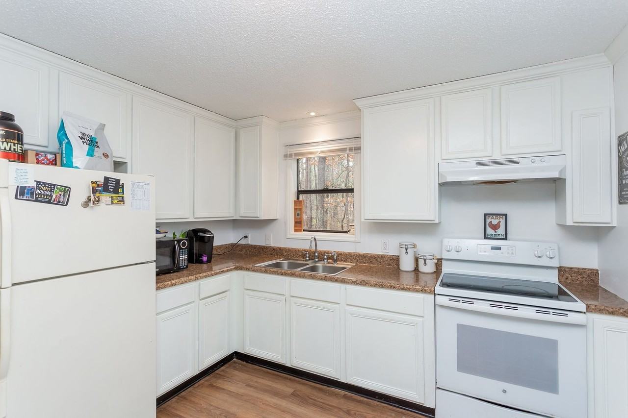 129 Forsyth Dr - Photo 5 of 19