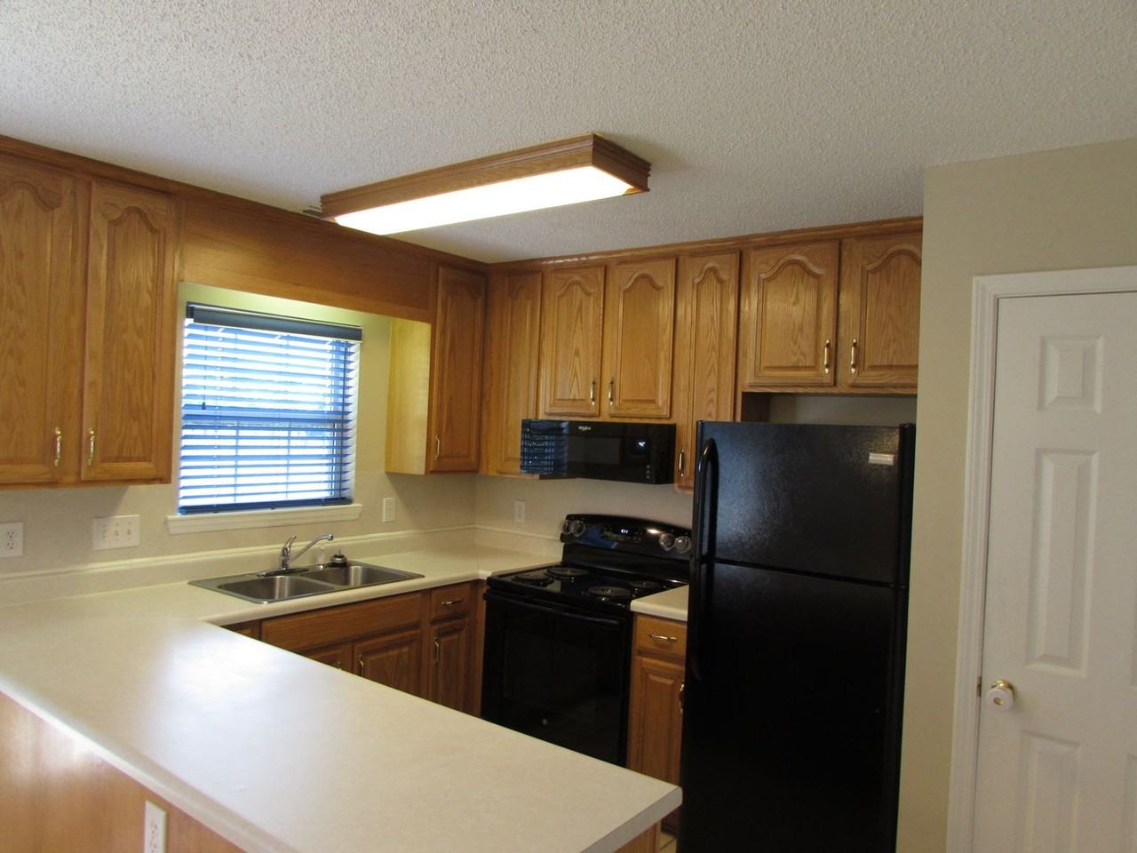 108 Teaberry Ct - Photo 3 of 11