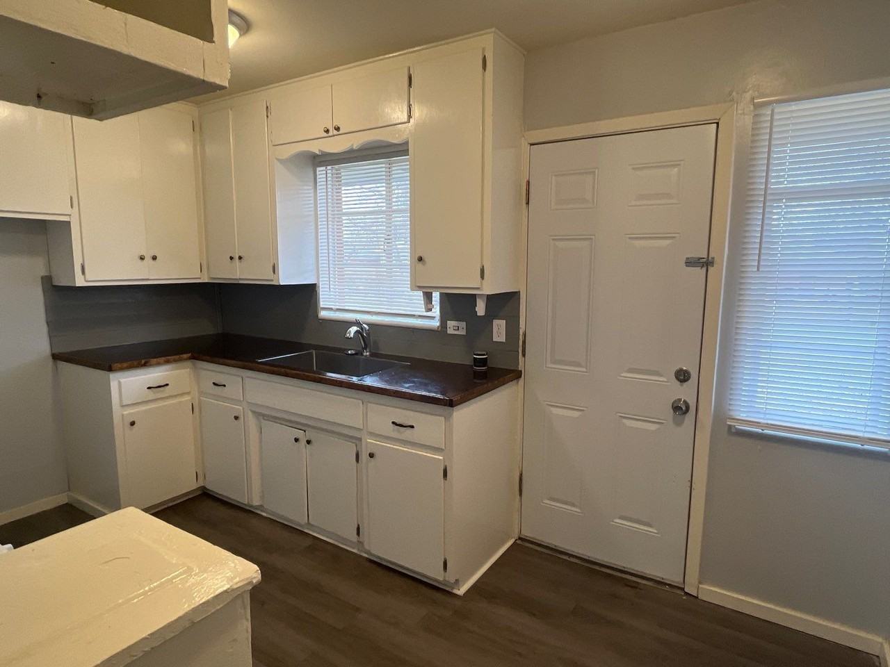 1413 N Libby Ave - Photo 3 of 24