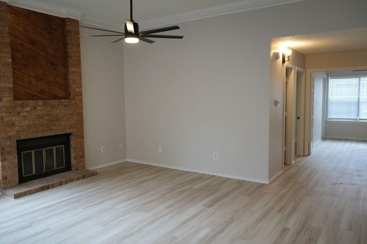 5544 93rd St - Photo 5 of 24