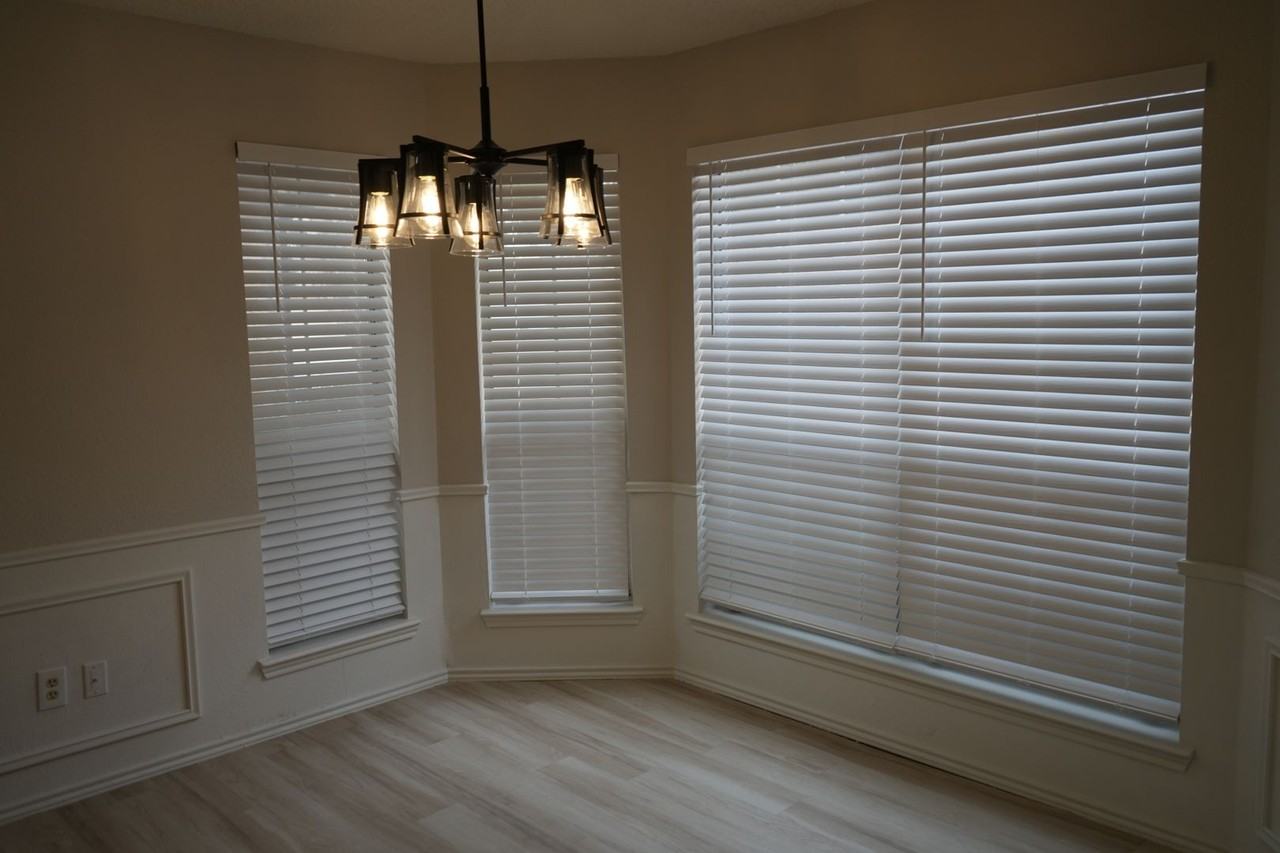 5544 93rd St - Photo 6 of 24