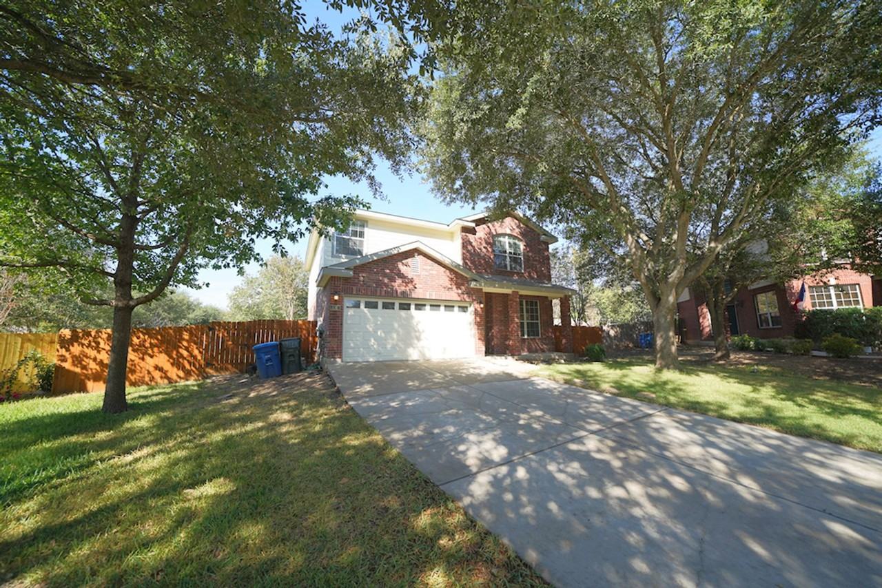 136 Earhart Ln - Photo 4 of 50