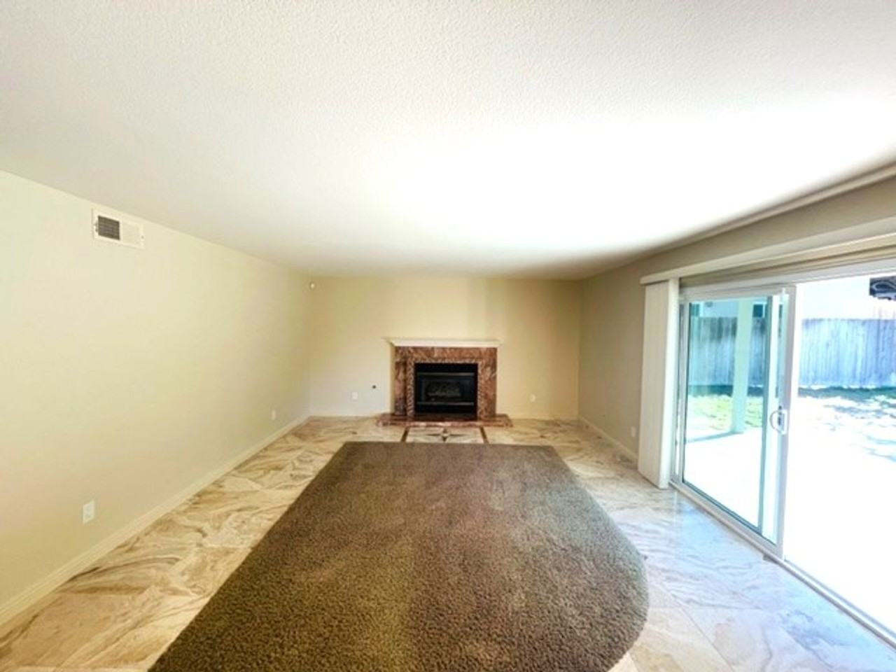526 Trailridge Dr - Photo 6 of 25