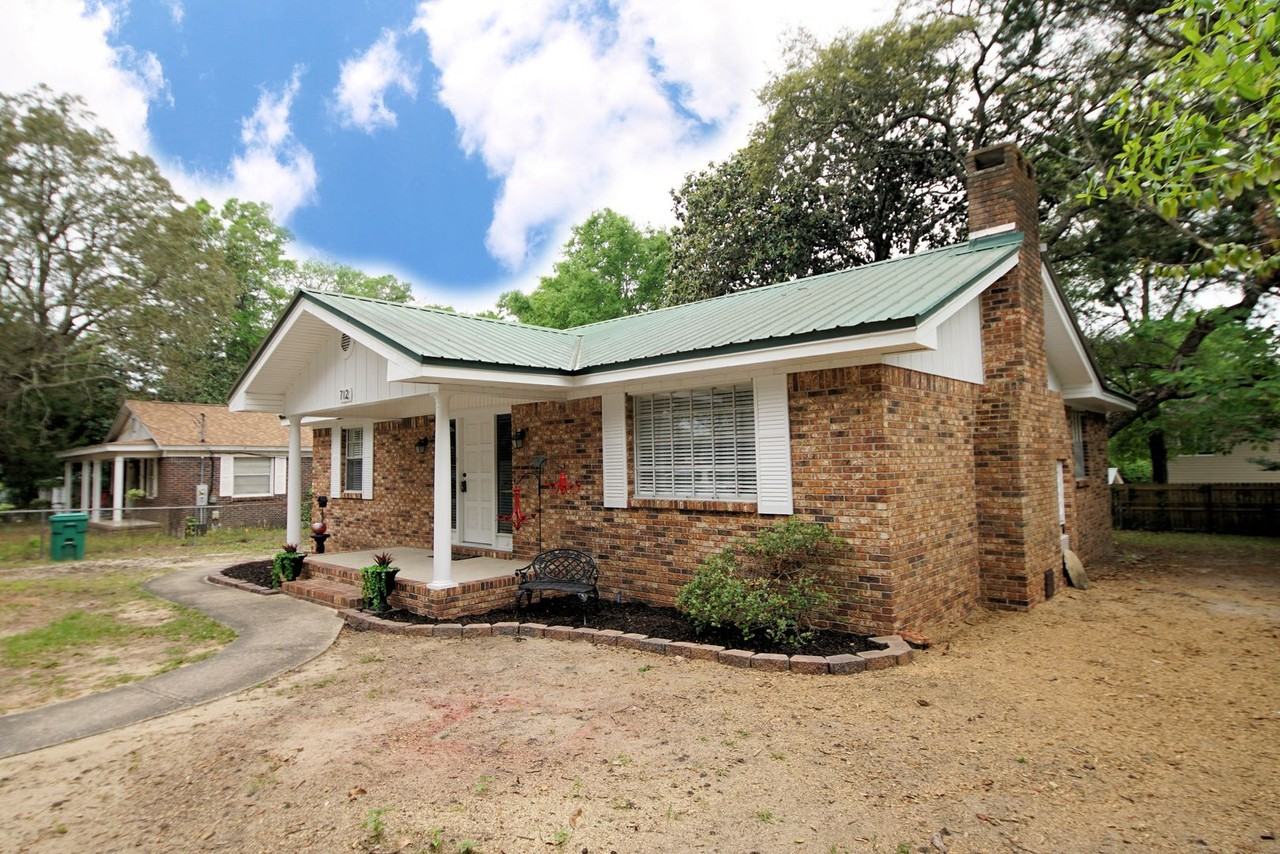 712 Powell Dr - Photo 2 of 44