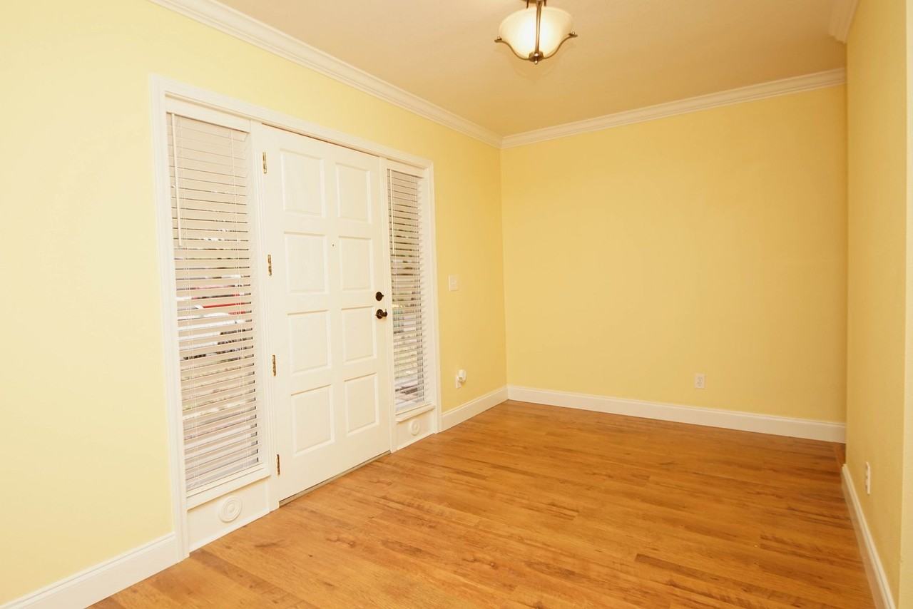 712 Powell Dr - Photo 4 of 44