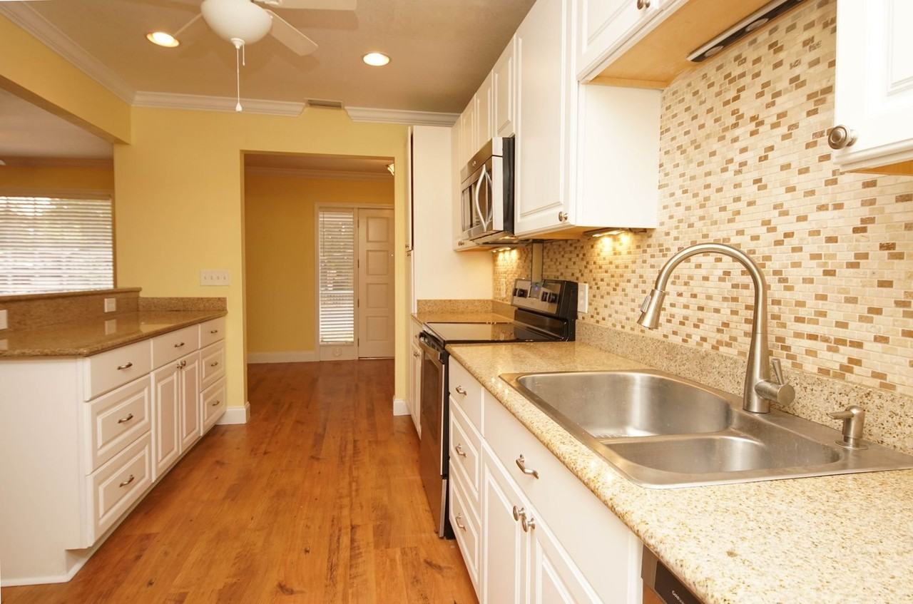 712 Powell Dr - Photo 5 of 44