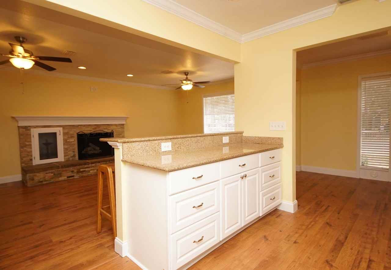 712 Powell Dr - Photo 6 of 44