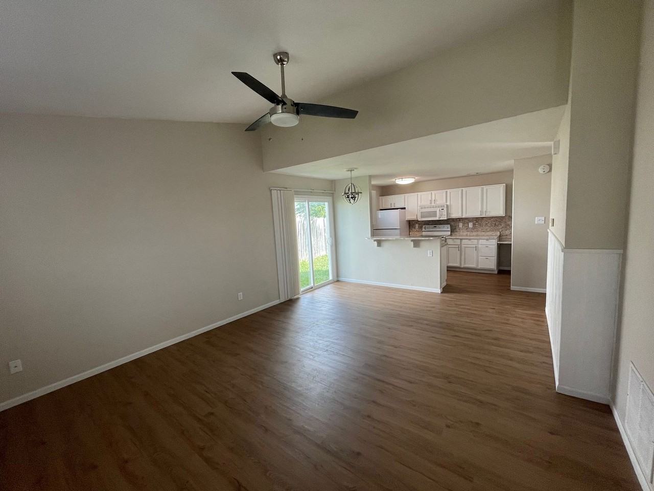 1512 Typhoon Ct - Photo 7 of 21