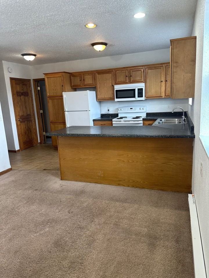 Lily Pads - Photo 4 of 6