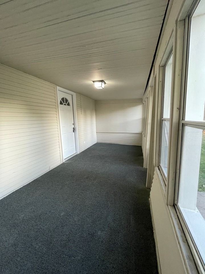 2707 51st St - Photo 2 of 10