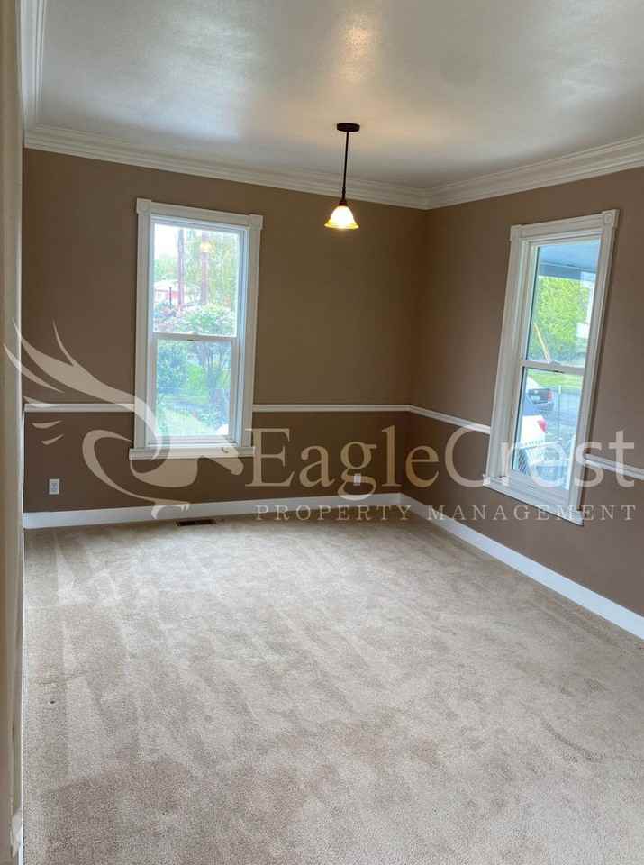 808 Edgewood St - Photo 4 of 21