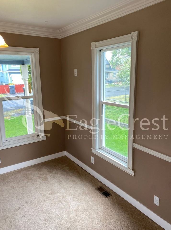 808 Edgewood St - Photo 6 of 21
