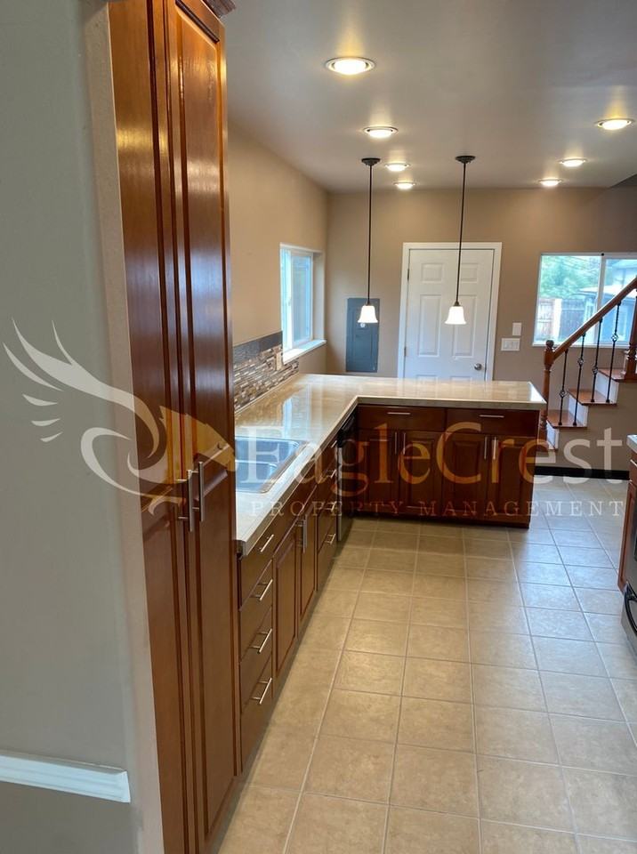 808 Edgewood St - Photo 7 of 21