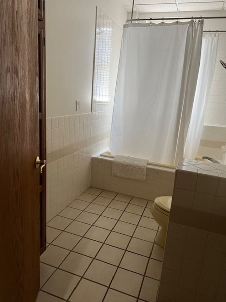 Booth Residences - Photo 5 of 8