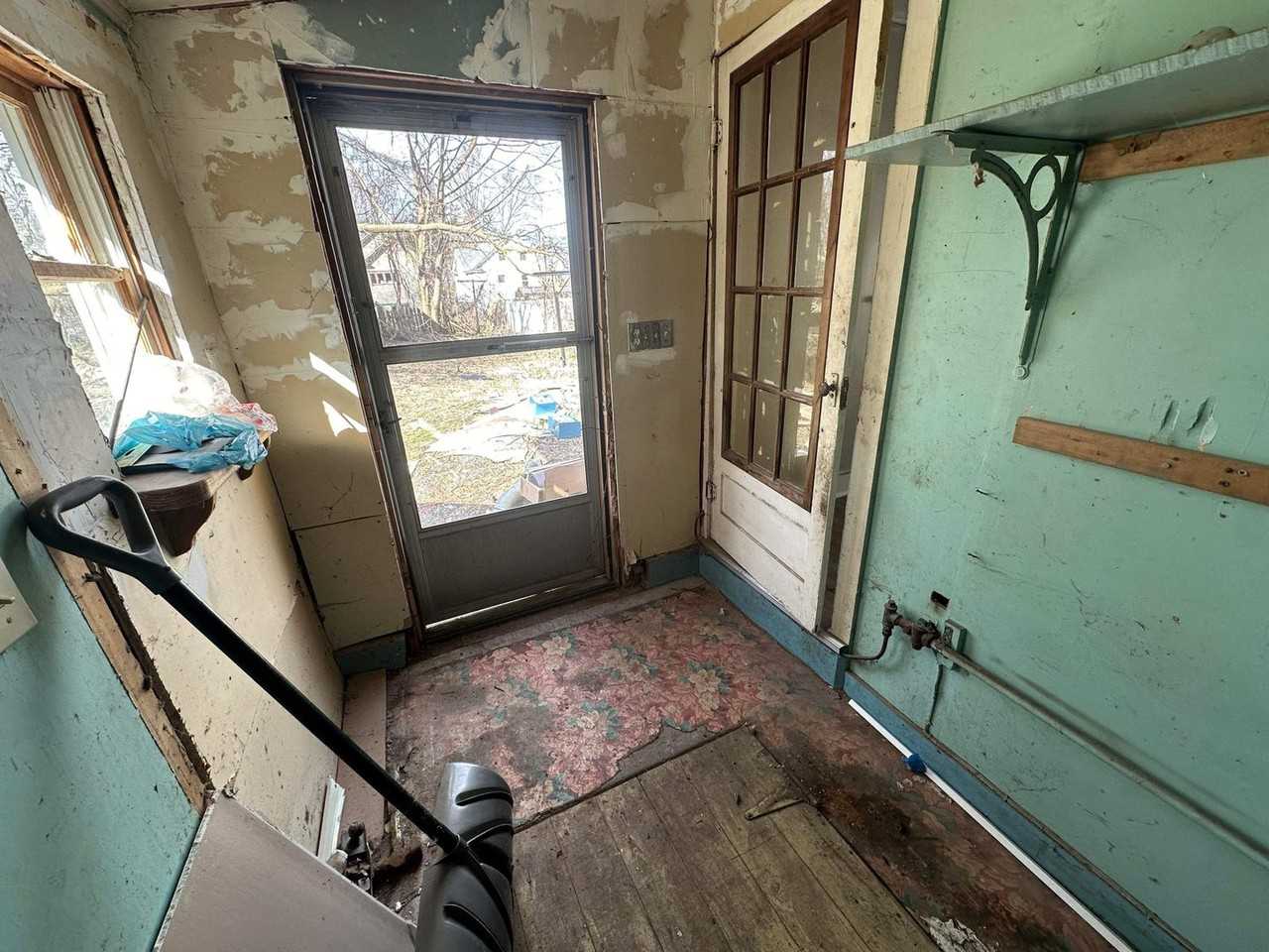 19 Washington St - Photo 3 of 16