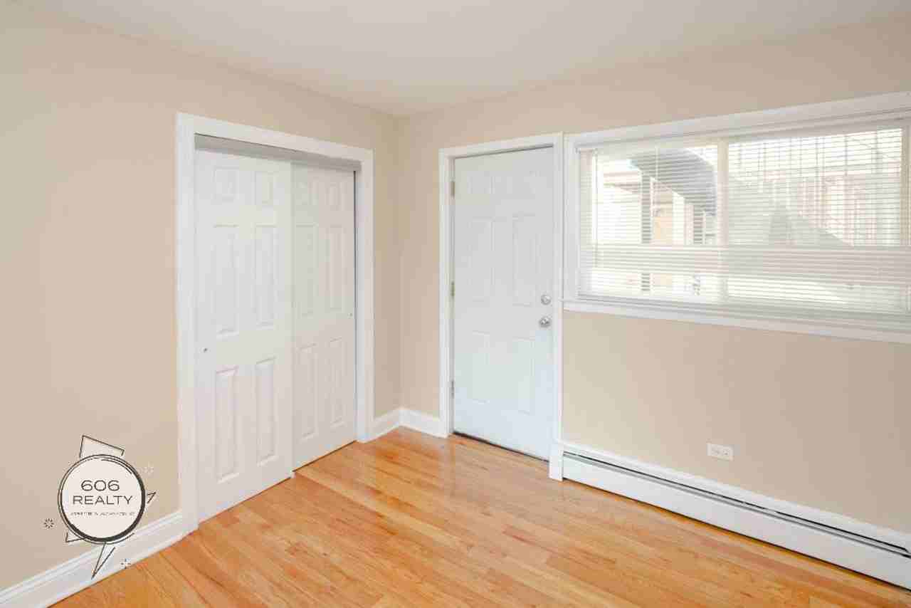 3443 3443 S. Central 3 - Photo 7 of 8