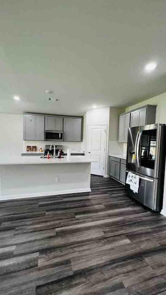 707 East St - Photo 5 of 20