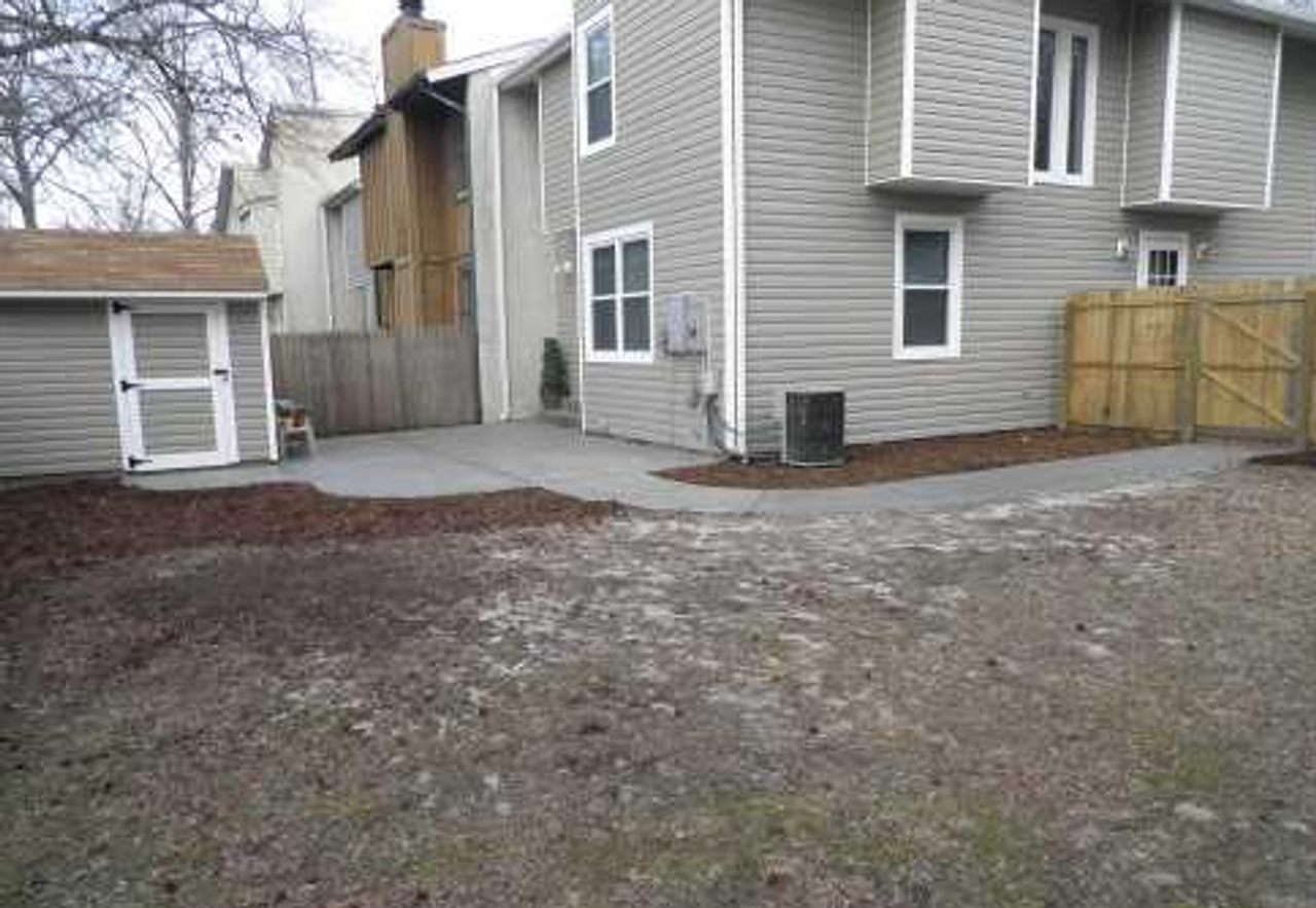 611 Pine Bnd - Photo 2 of 5
