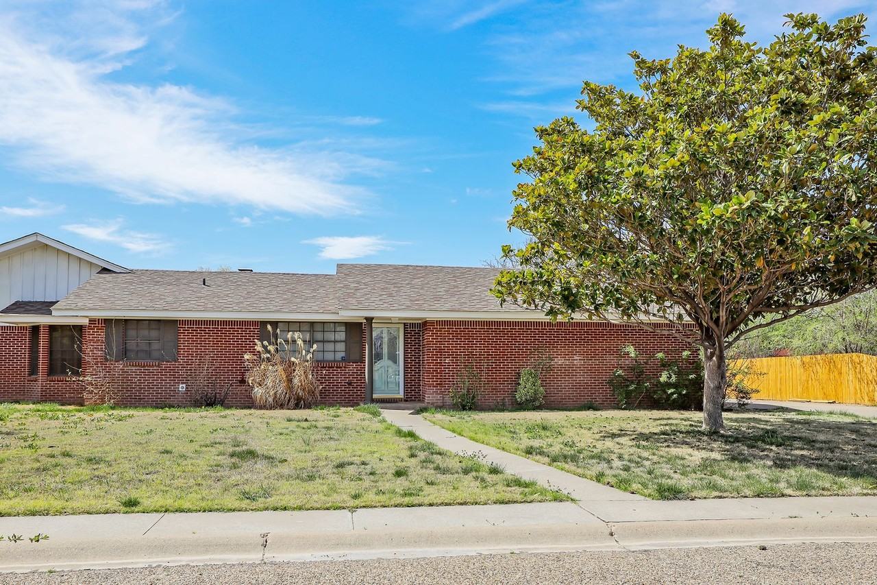 21 Edgewood Ln - Photo 2 of 38