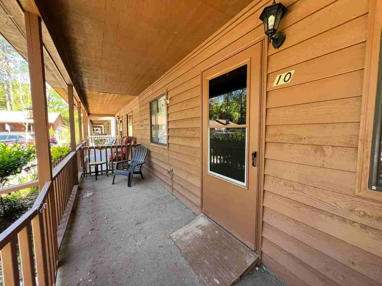 4377 Lakeside Dr - Photo 3 of 13