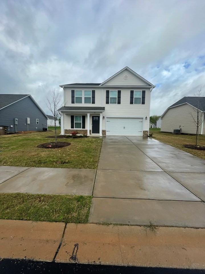 10 Steeds Glen Rd - Photo 2 of 35
