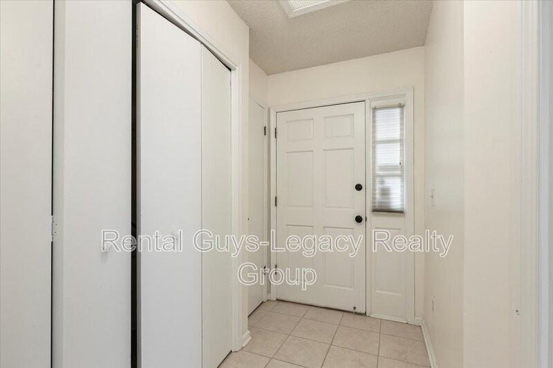 3854 Windridge Ct - Photo 4 of 24