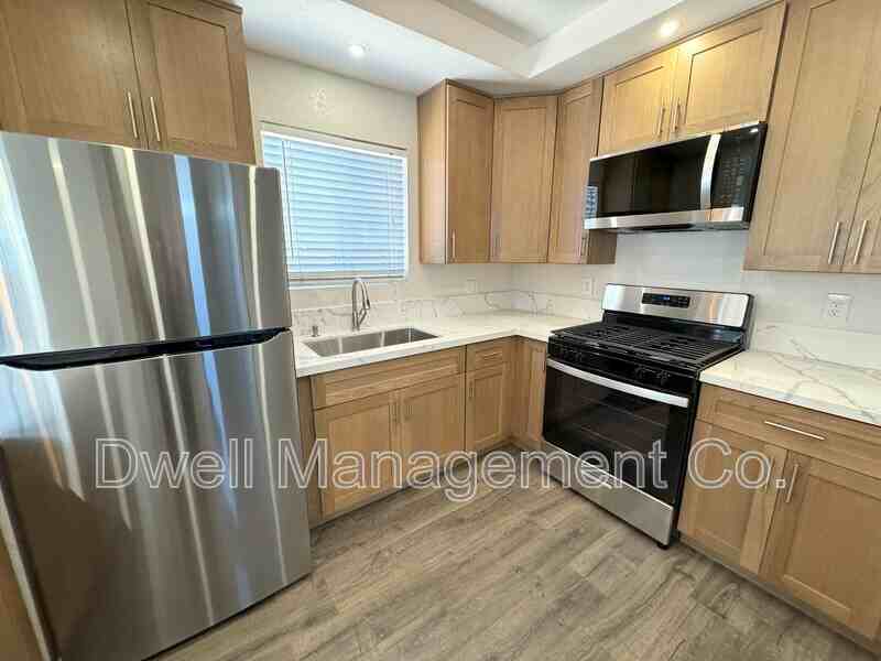 1959 Harrison Ave - Photo 2 of 25