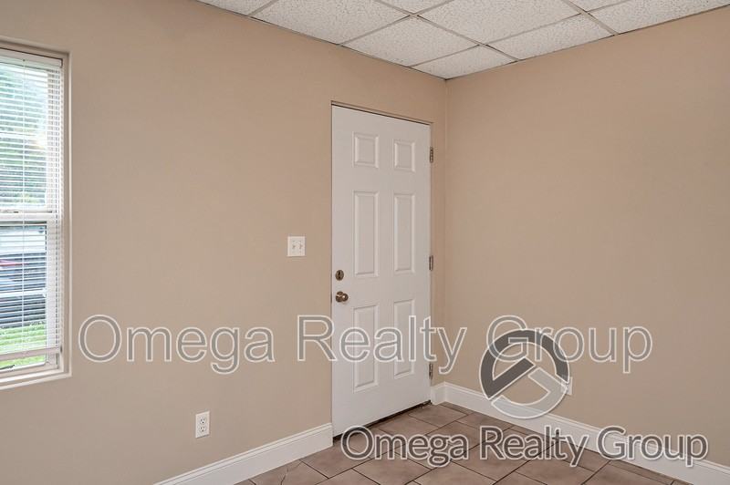 322 Percy St - Photo 2 of 17