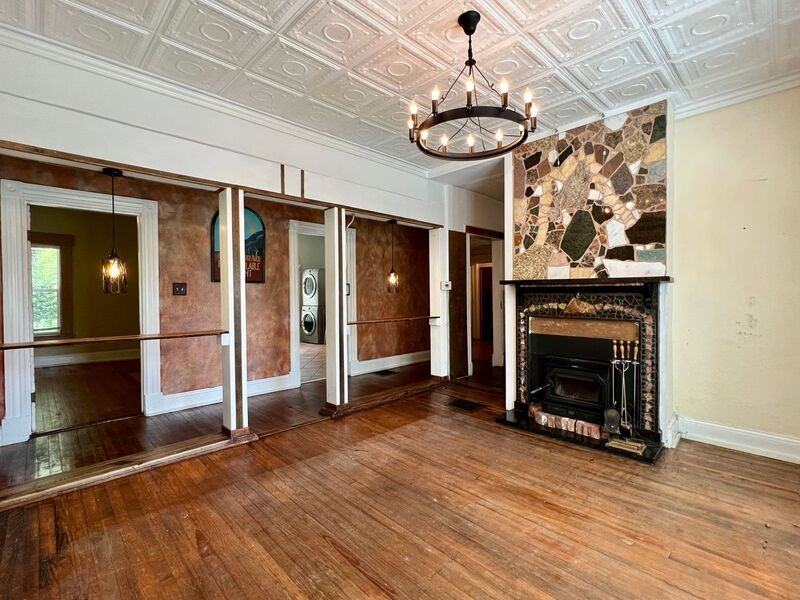 120 Clingman Ave - Photo 3 of 43