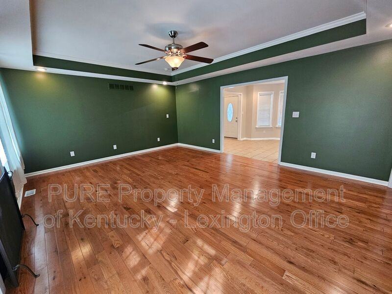 321 Lebeau Dr - Photo 6 of 26