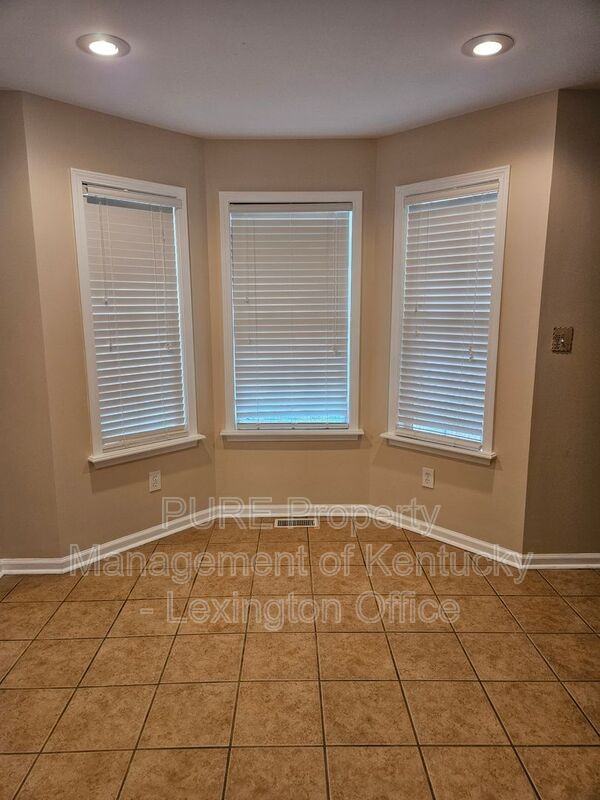 321 Lebeau Dr - Photo 7 of 26